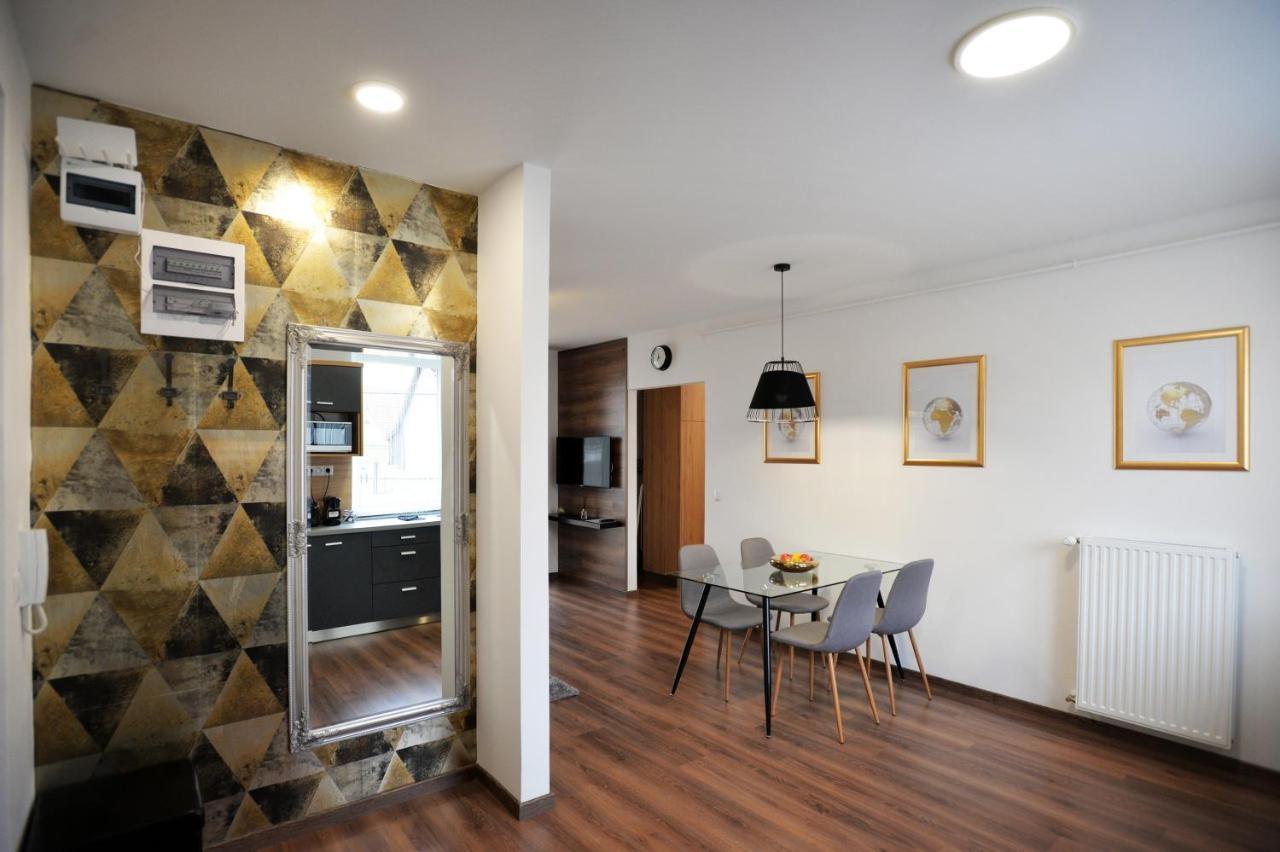 One Luxury Suites Егер Екстериор снимка