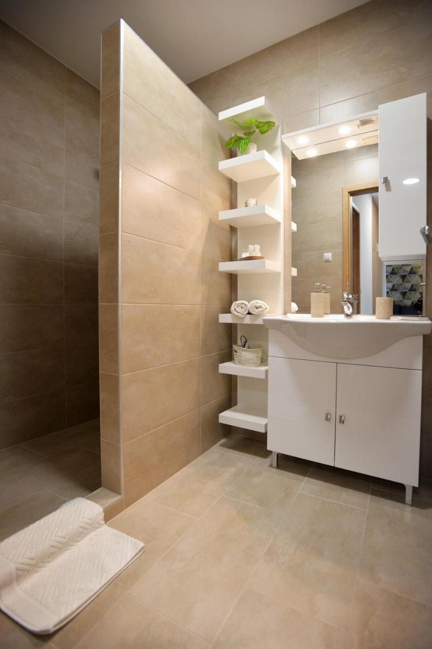 One Luxury Suites Егер Екстериор снимка