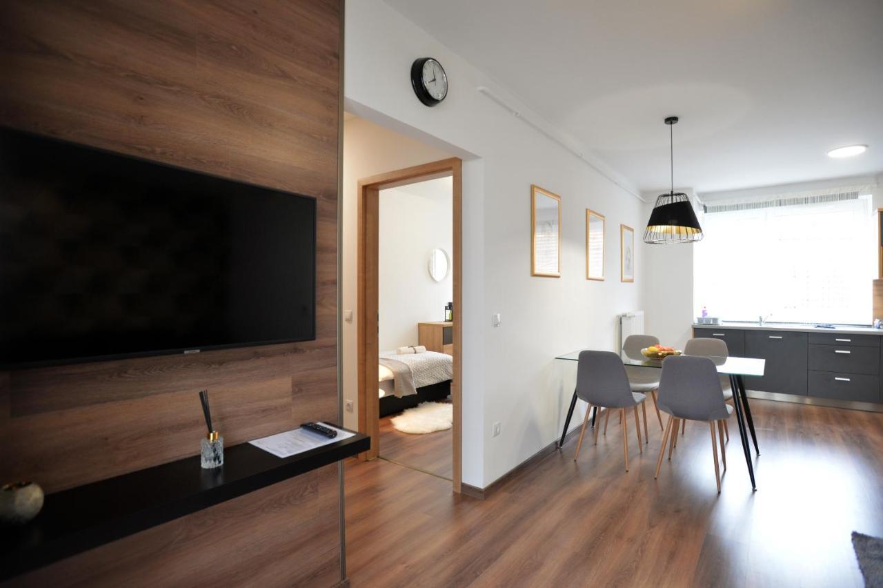 One Luxury Suites Егер Екстериор снимка