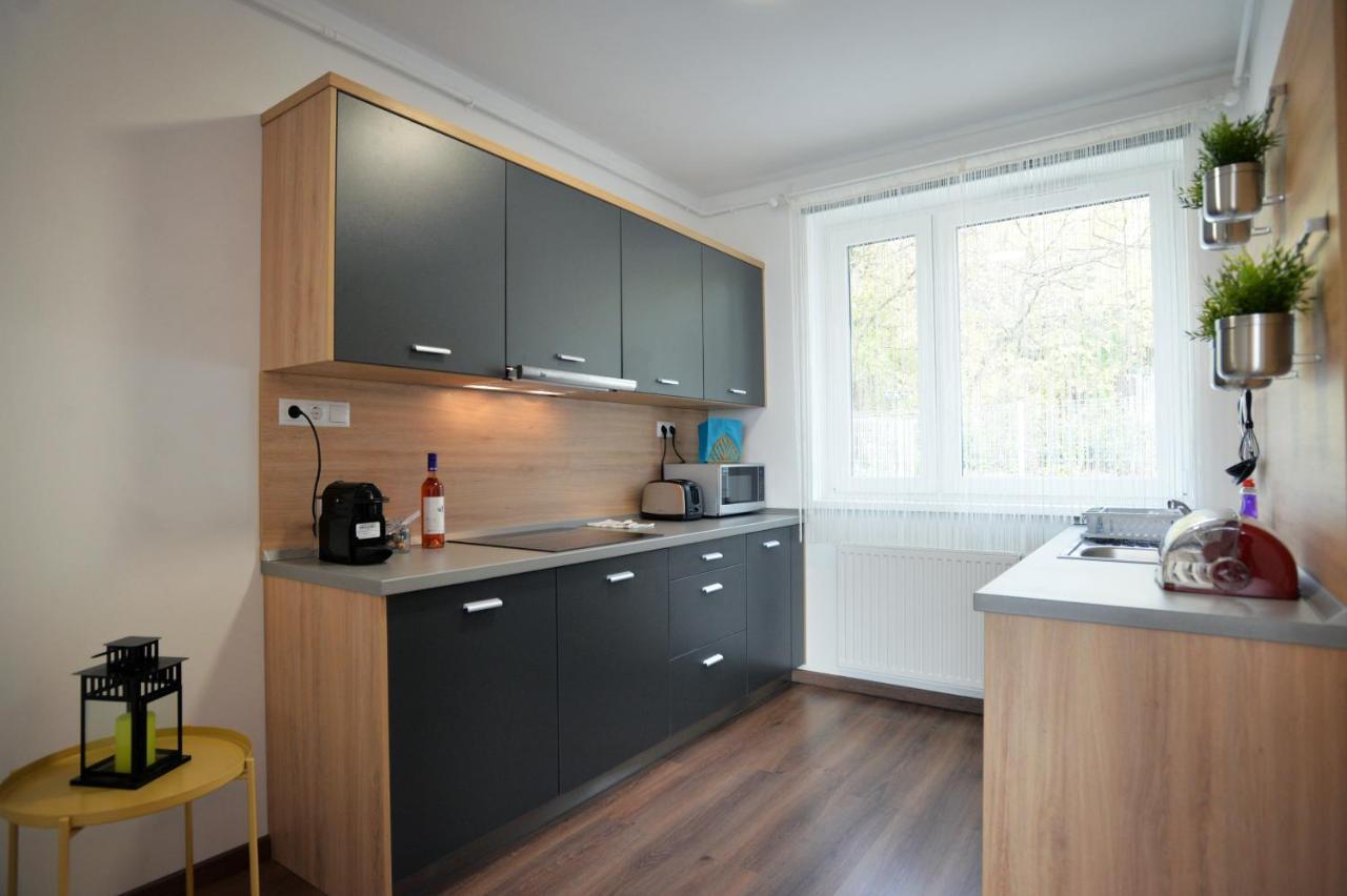 One Luxury Suites Егер Екстериор снимка