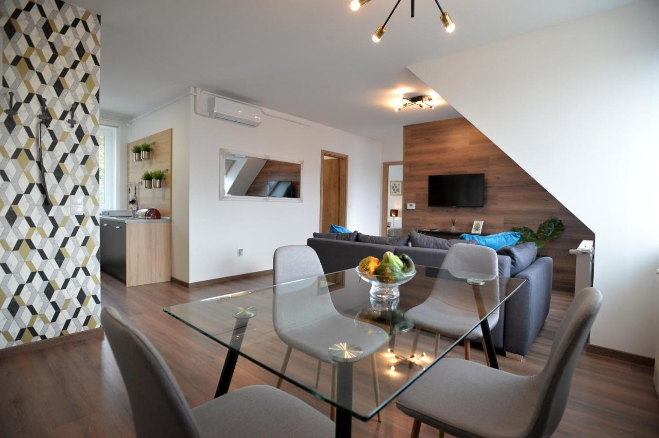 One Luxury Suites Егер Екстериор снимка